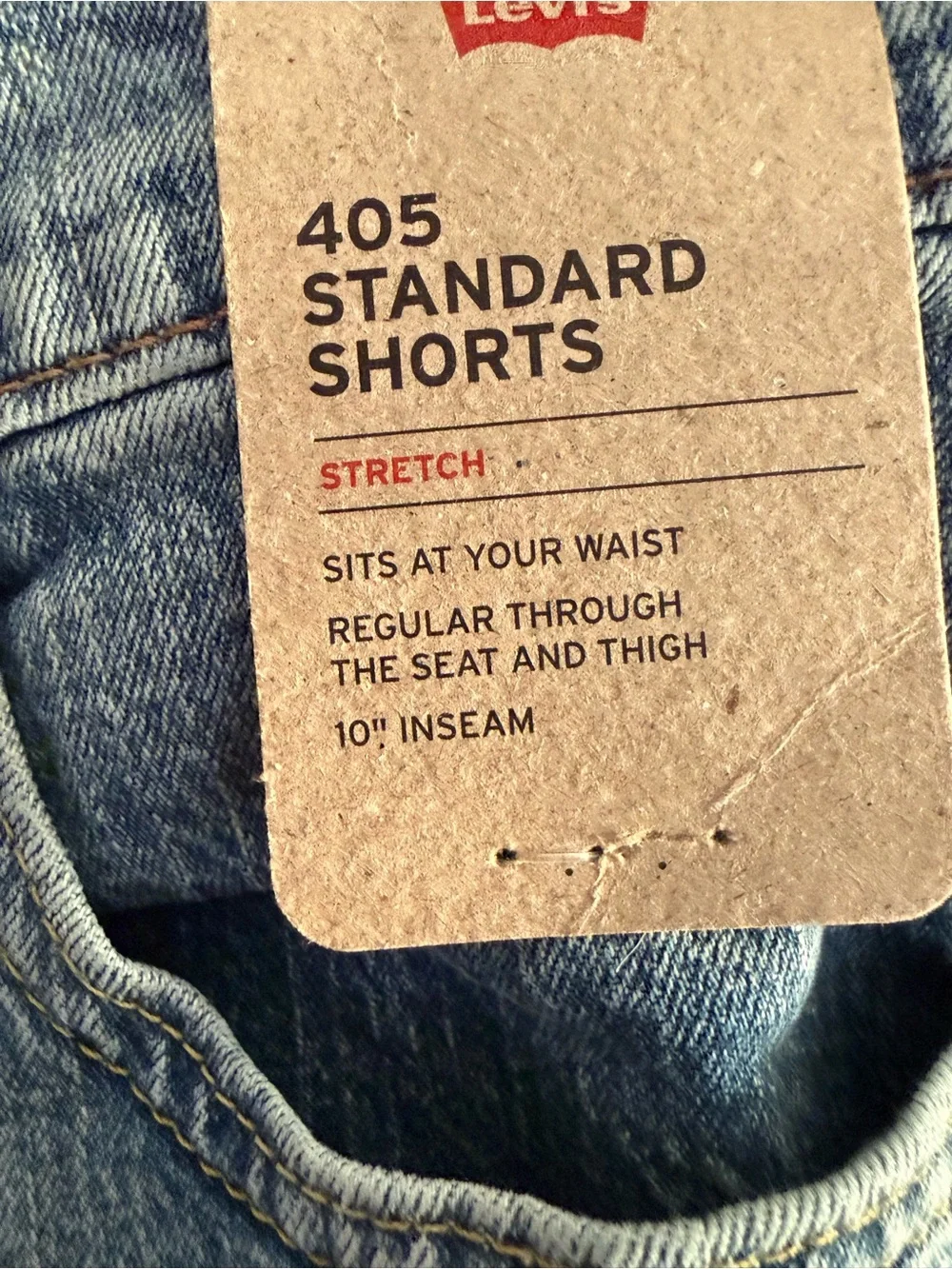 LEVI’S || 405 Light Wash Blue Denim Standard Shorts. Sz. 29